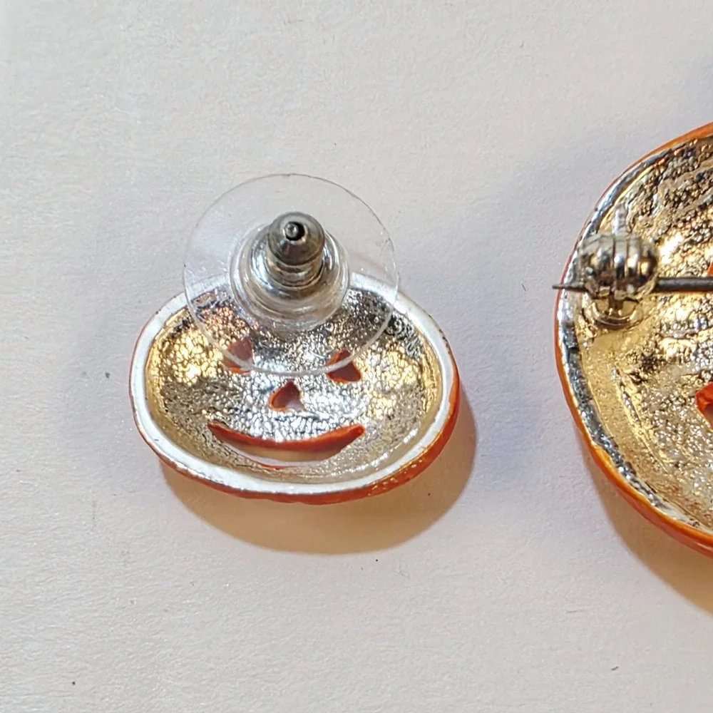 Vintage Metal Enamel Pumpkin Jack-O-Lantern Brooch Pin & Post Earrings